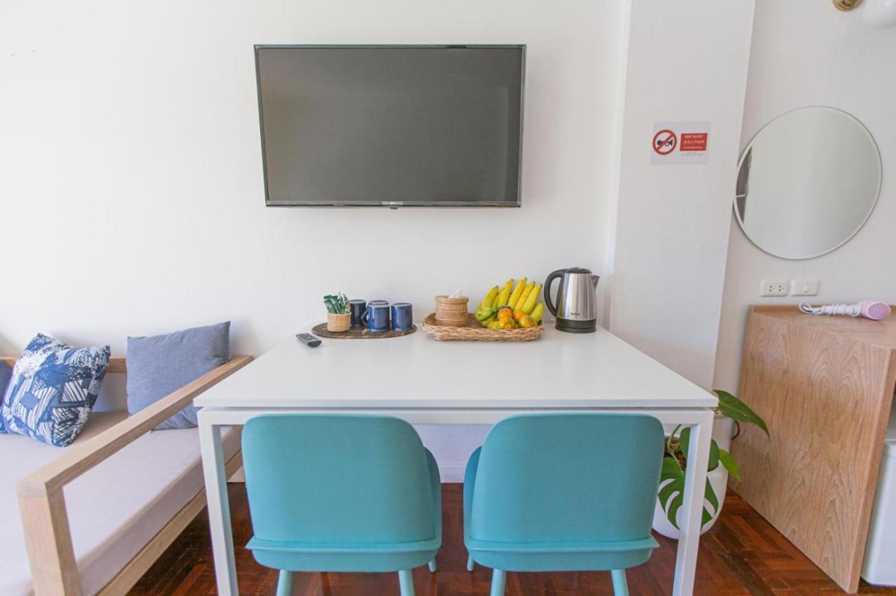 The Little Siri Hotel Чиангмай Екстериор снимка
